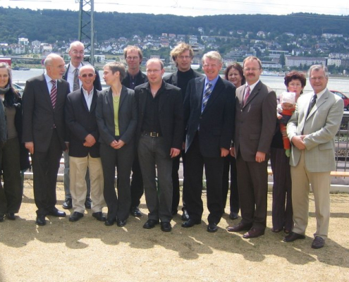 Der Hessische Minister für Wissenschaft und Kunst, Udo Corts, hat heute in Rüdesheim gemeinsam mit dem Geschäftsführer der Lotterie-Treuhandgesellschaft mbH Hessen, Dr. Heinz-Georg Sundermann, die Gewinner des Hessischen Denkmalschutzpreises 2007 ausgezeichnet.